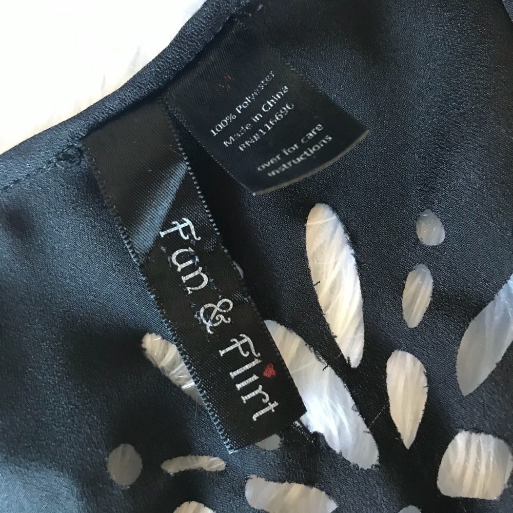 ⚜️Fun & Flirt Top⚜️6 For $25 - Picture 4 of 4